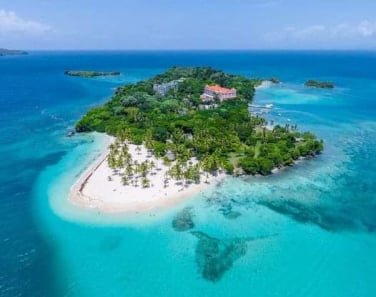 Tour a l'ile Cayo Levantado Samana apres avoir vu les baleines dans la baie